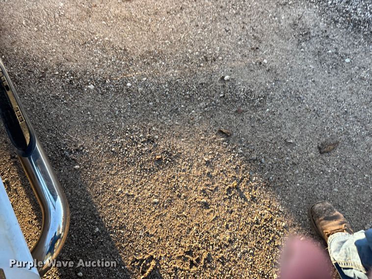 image for item EE4065 2006 GMC Sierra 2500HD pickup truck