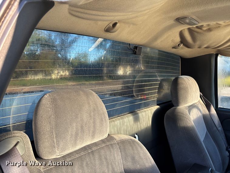 image for item EE4065 2006 GMC Sierra 2500HD pickup truck