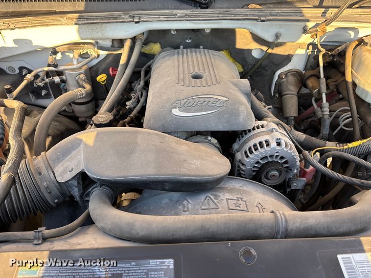 image for item EE4065 2006 GMC Sierra 2500HD pickup truck