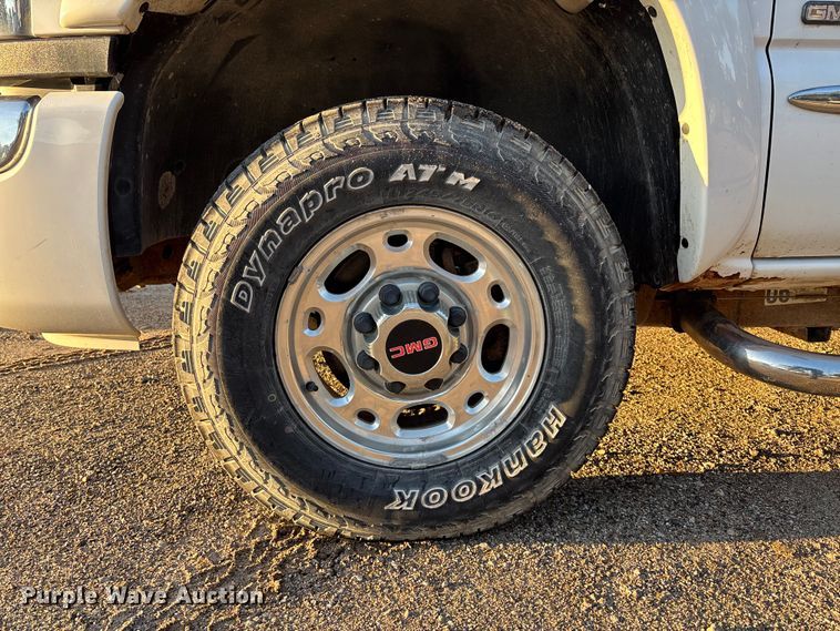 image for item EE4065 2006 GMC Sierra 2500HD pickup truck