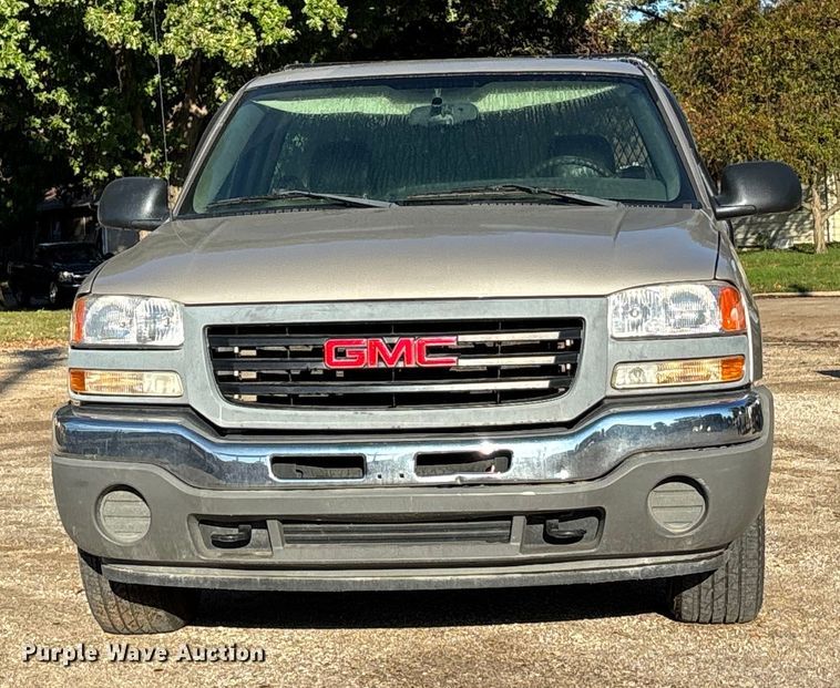image for item EE4066 2005 GMC Sierra 1500 flatbed pickup truck