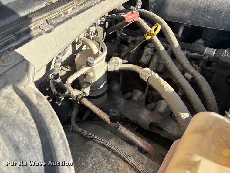 image for item EE4066 2005 GMC Sierra 1500 flatbed pickup truck