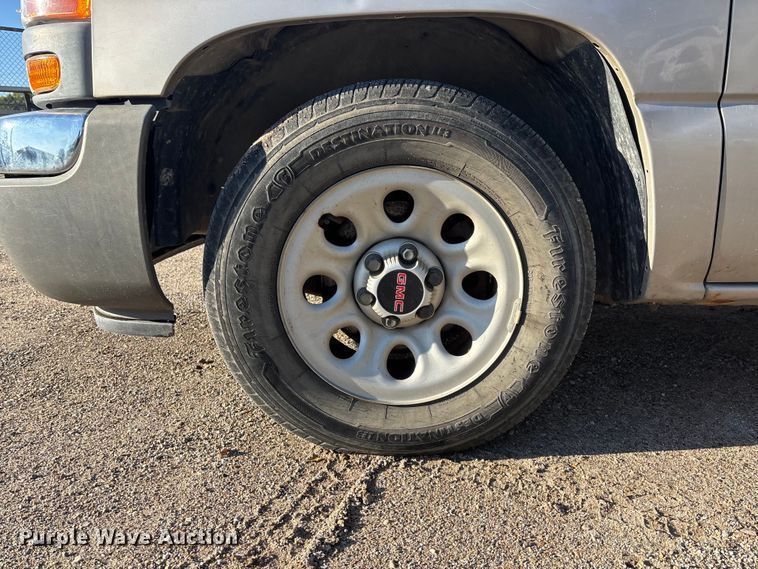 image for item EE4066 2005 GMC Sierra 1500 flatbed pickup truck