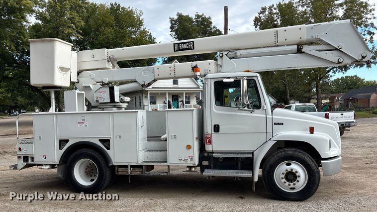 image for item EE4067 2001 Freightliner FL70 bucket truck
