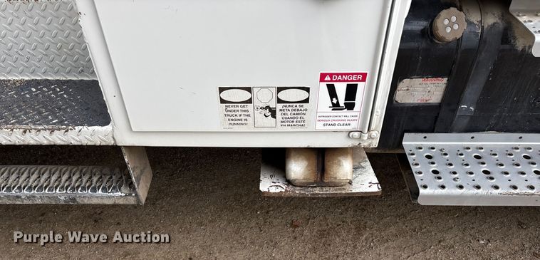 image for item EE4067 2001 Freightliner FL70 bucket truck