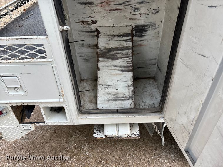 image for item EE4067 2001 Freightliner FL70 bucket truck