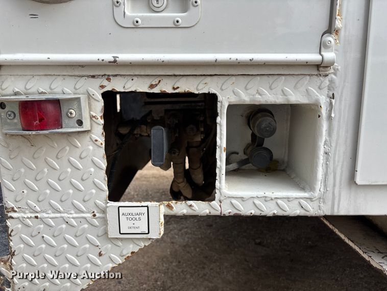 image for item EE4067 2001 Freightliner FL70 bucket truck