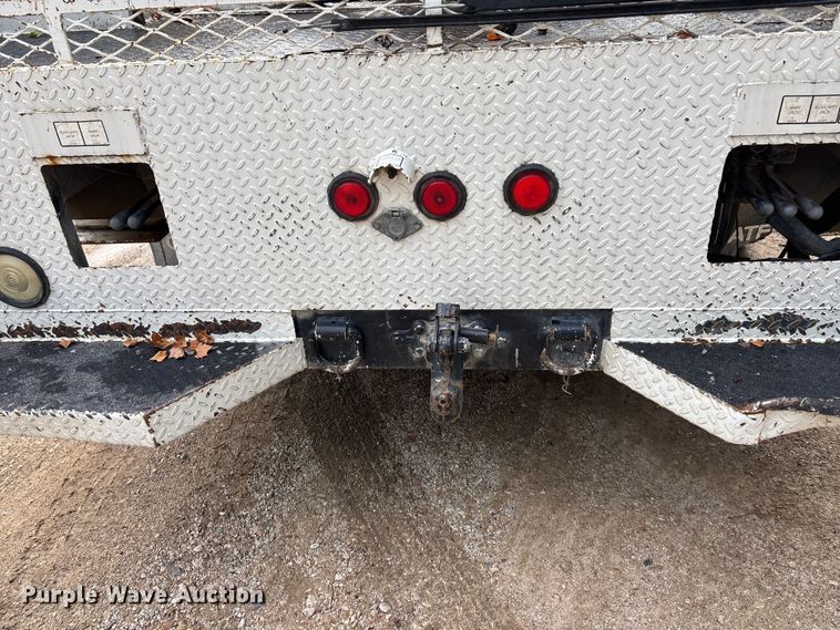 image for item EE4067 2001 Freightliner FL70 bucket truck