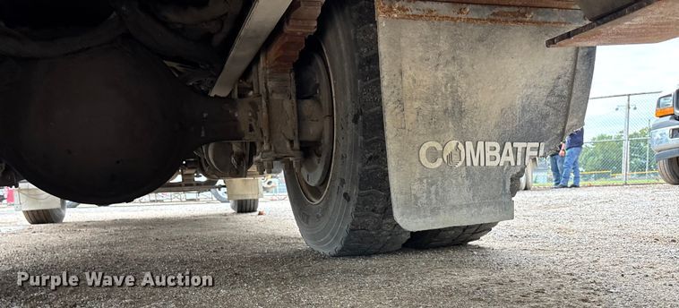 image for item EE4067 2001 Freightliner FL70 bucket truck