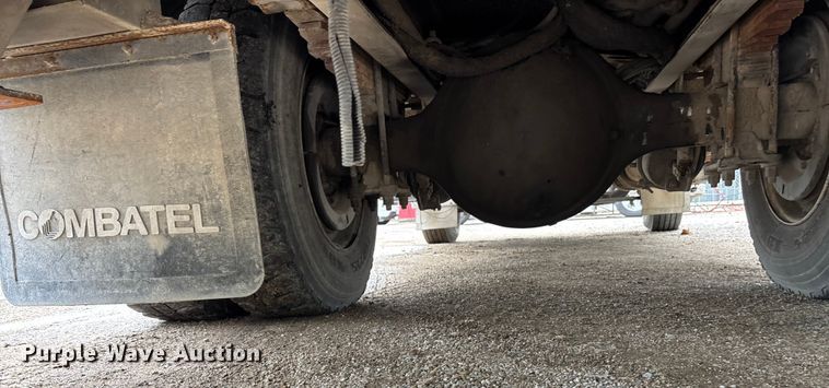 image for item EE4067 2001 Freightliner FL70 bucket truck