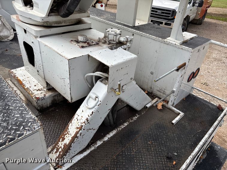 image for item EE4067 2001 Freightliner FL70 bucket truck