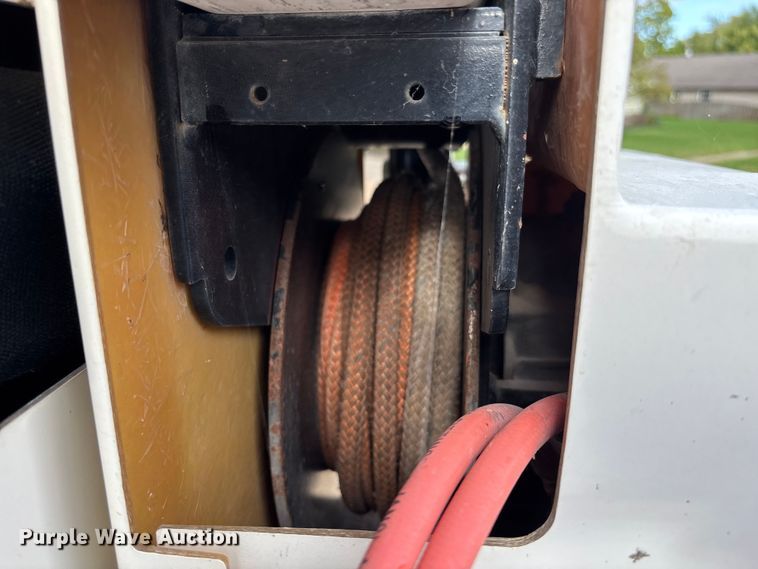 image for item EE4067 2001 Freightliner FL70 bucket truck