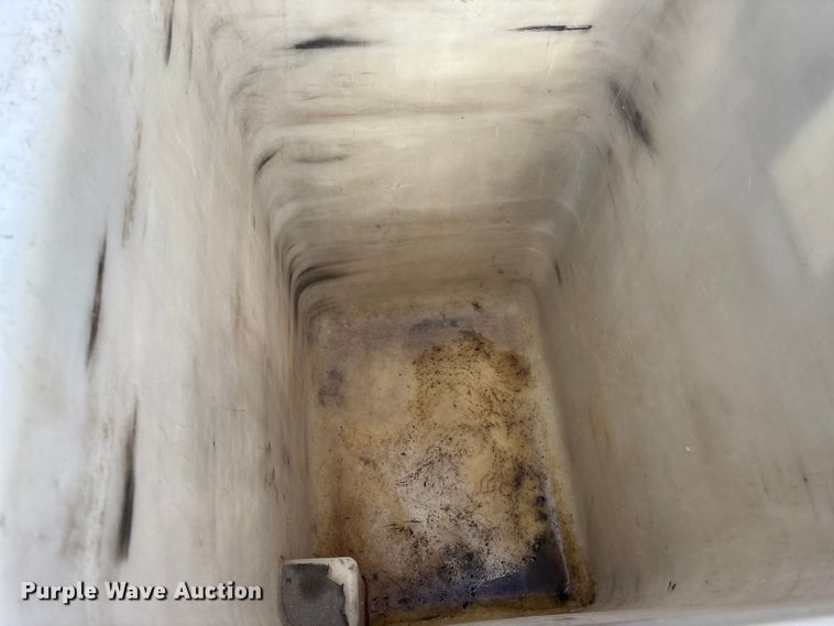 image for item EE4067 2001 Freightliner FL70 bucket truck