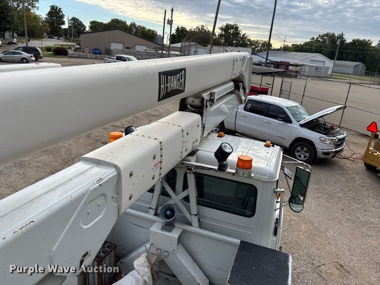 image for item EE4067 2001 Freightliner FL70 bucket truck