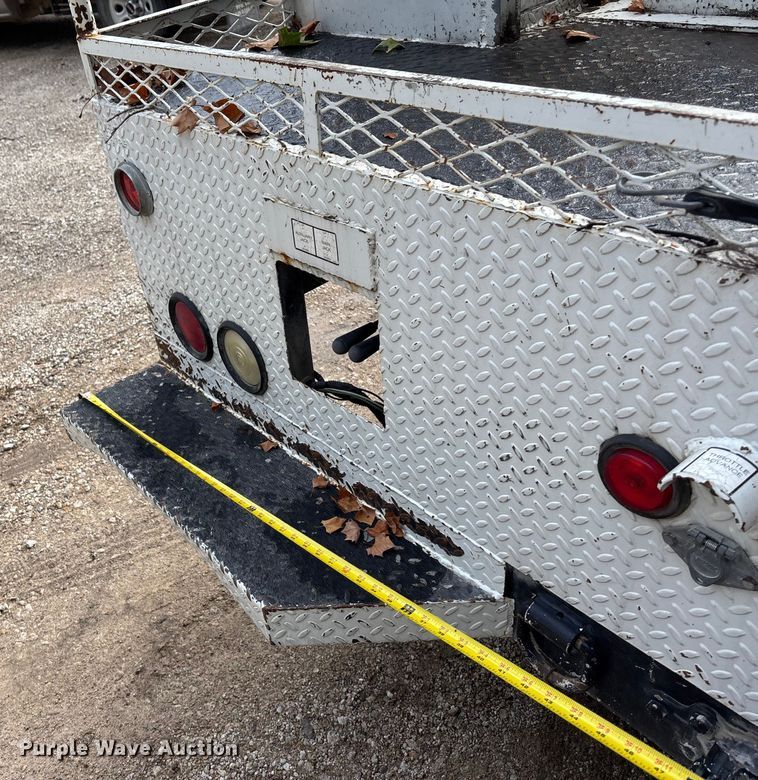 image for item EE4067 2001 Freightliner FL70 bucket truck