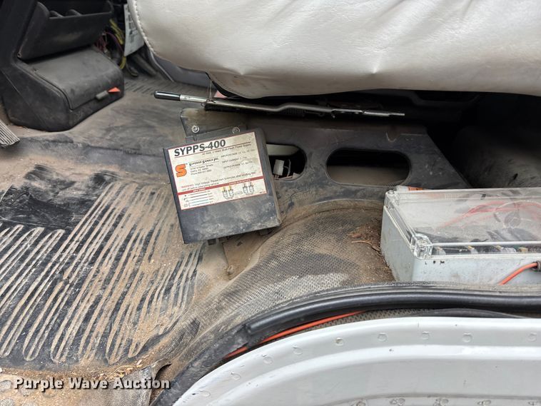 image for item EE4067 2001 Freightliner FL70 bucket truck