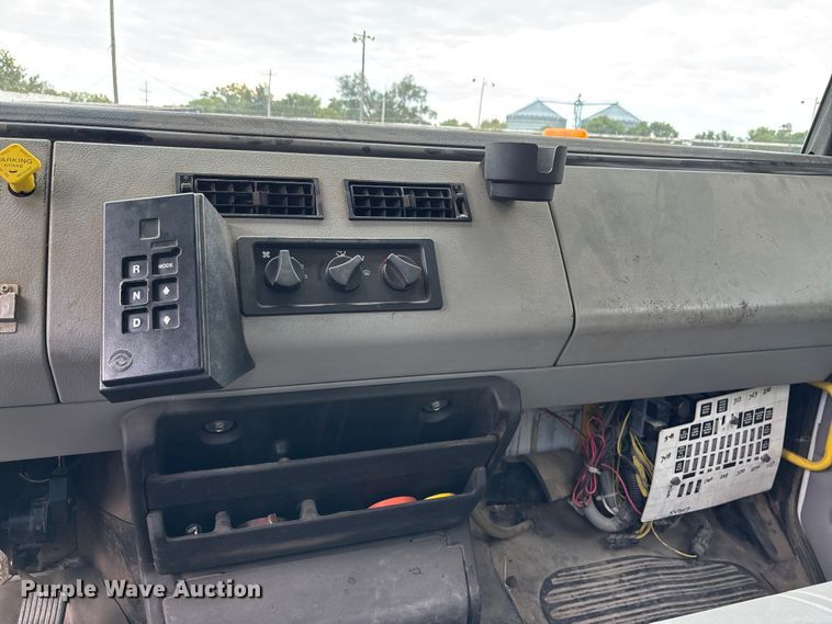 image for item EE4067 2001 Freightliner FL70 bucket truck