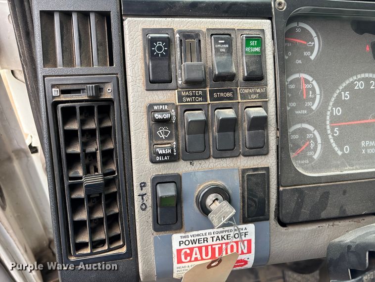 image for item EE4067 2001 Freightliner FL70 bucket truck