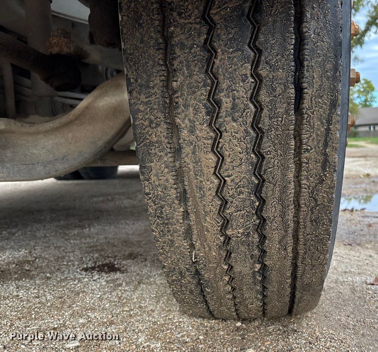 image for item EE4067 2001 Freightliner FL70 bucket truck