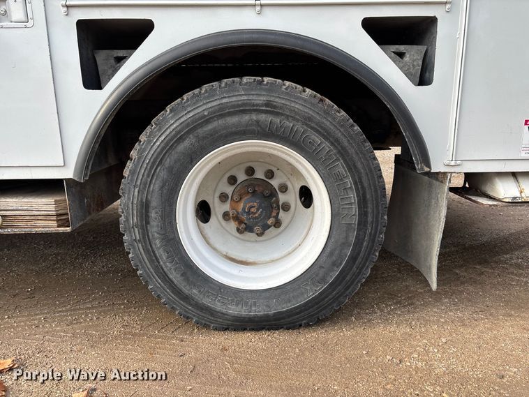 image for item EE4067 2001 Freightliner FL70 bucket truck