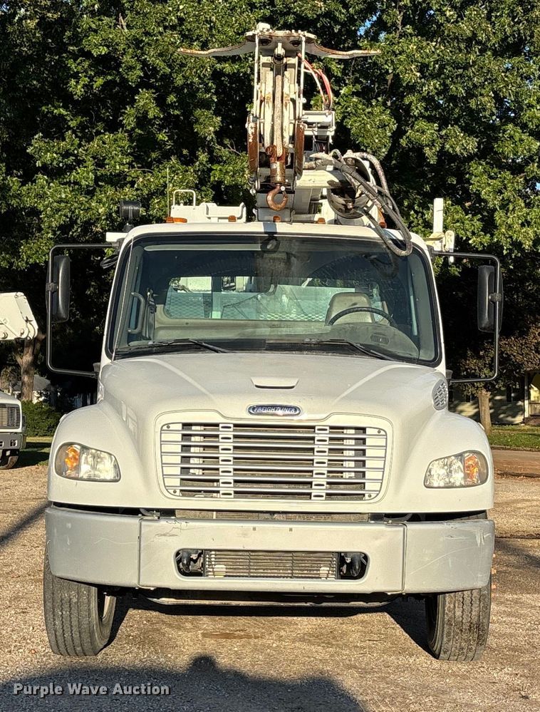 image for item EE4068 2003 Freightliner M2 digger derrick truck