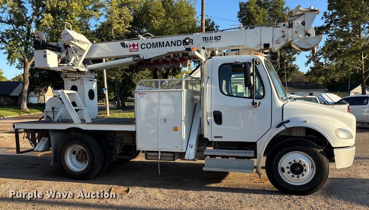 image for item EE4068 2003 Freightliner M2 digger derrick truck