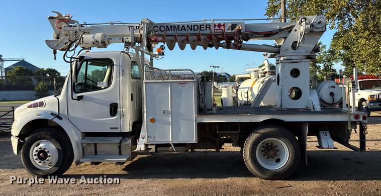 image for item EE4068 2003 Freightliner M2 digger derrick truck