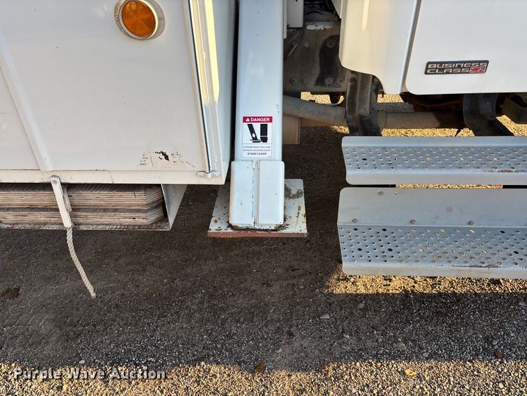 image for item EE4068 2003 Freightliner M2 digger derrick truck