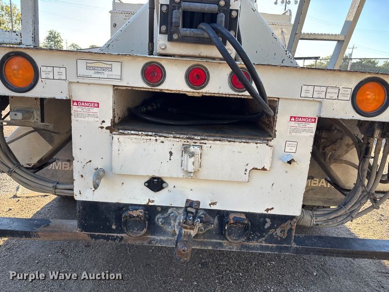 image for item EE4068 2003 Freightliner M2 digger derrick truck