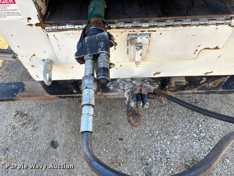 image for item EE4068 2003 Freightliner M2 digger derrick truck