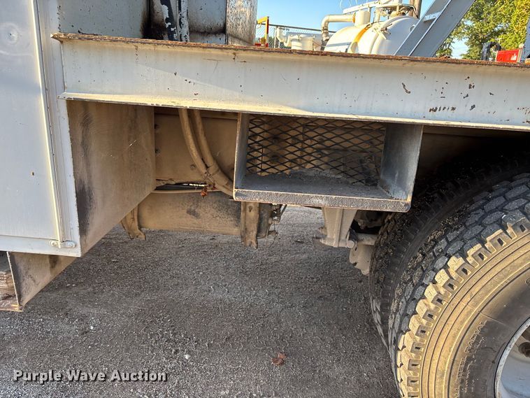 image for item EE4068 2003 Freightliner M2 digger derrick truck