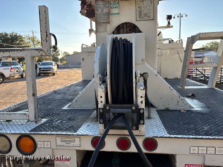 image for item EE4068 2003 Freightliner M2 digger derrick truck