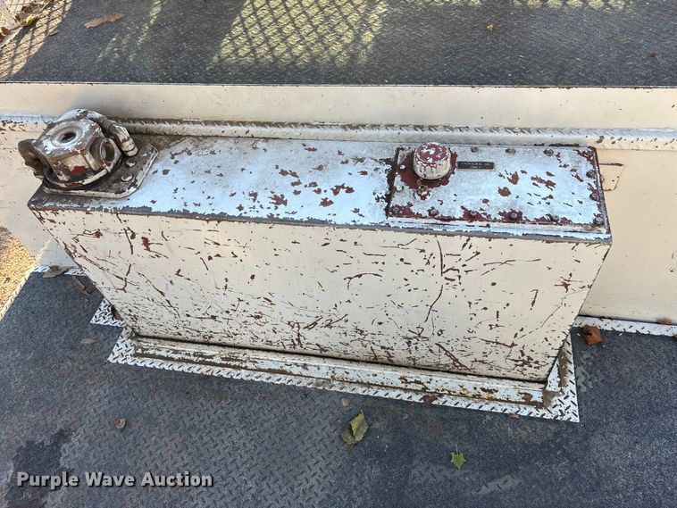 image for item EE4068 2003 Freightliner M2 digger derrick truck