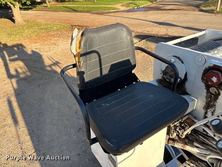 image for item EE4068 2003 Freightliner M2 digger derrick truck