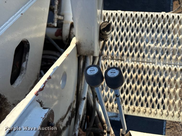 image for item EE4068 2003 Freightliner M2 digger derrick truck