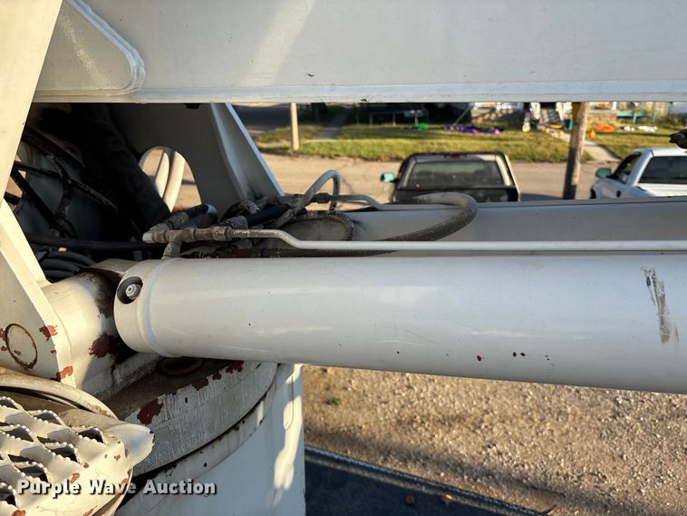 image for item EE4068 2003 Freightliner M2 digger derrick truck