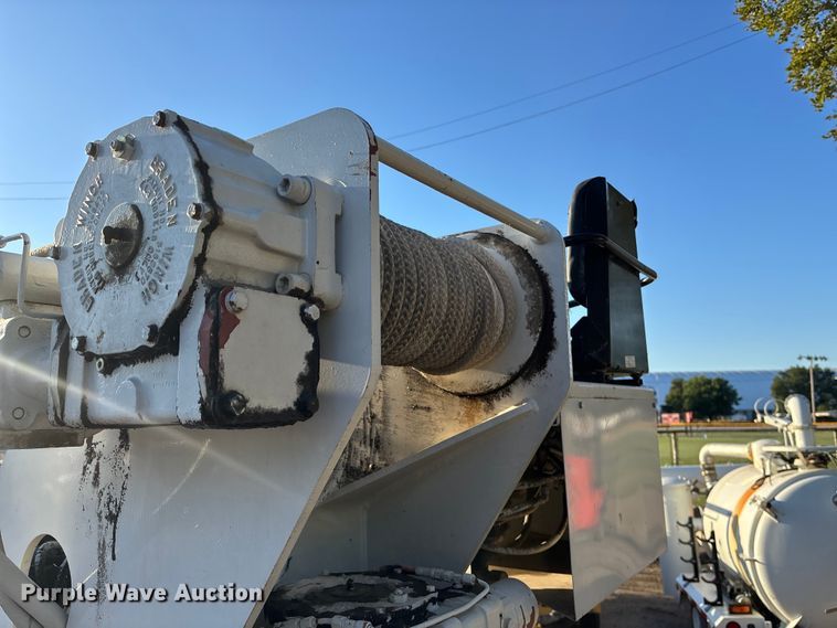 image for item EE4068 2003 Freightliner M2 digger derrick truck