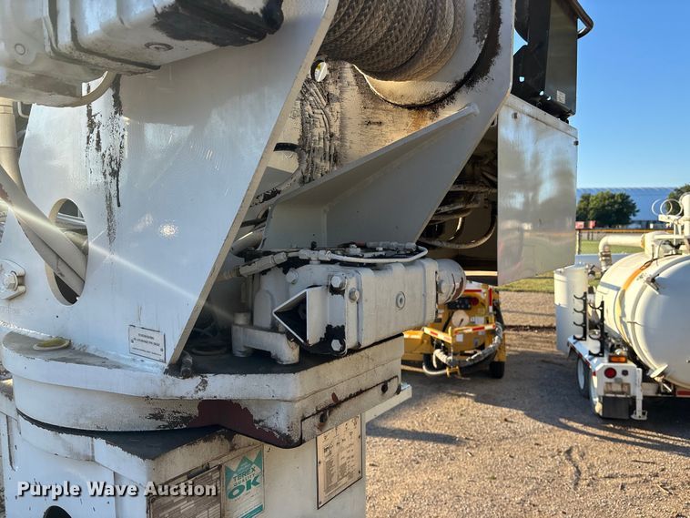 image for item EE4068 2003 Freightliner M2 digger derrick truck