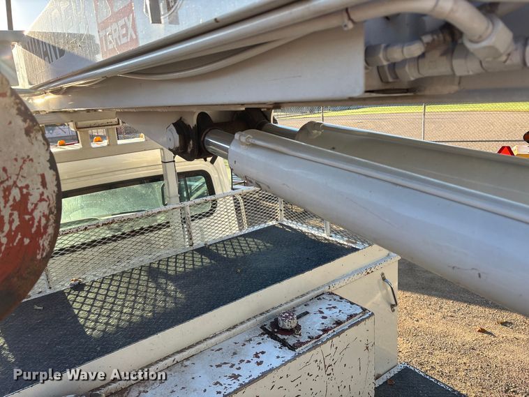 image for item EE4068 2003 Freightliner M2 digger derrick truck