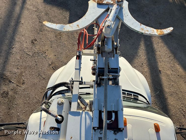 image for item EE4068 2003 Freightliner M2 digger derrick truck