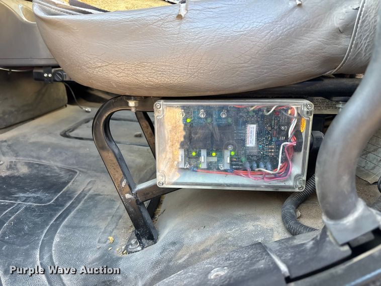 image for item EE4068 2003 Freightliner M2 digger derrick truck