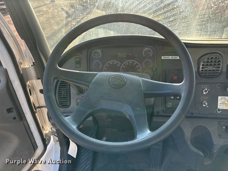 image for item EE4068 2003 Freightliner M2 digger derrick truck