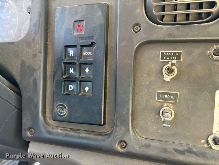 image for item EE4068 2003 Freightliner M2 digger derrick truck