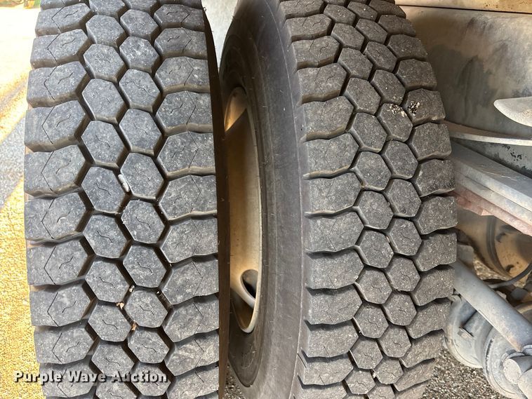 image for item EE4068 2003 Freightliner M2 digger derrick truck