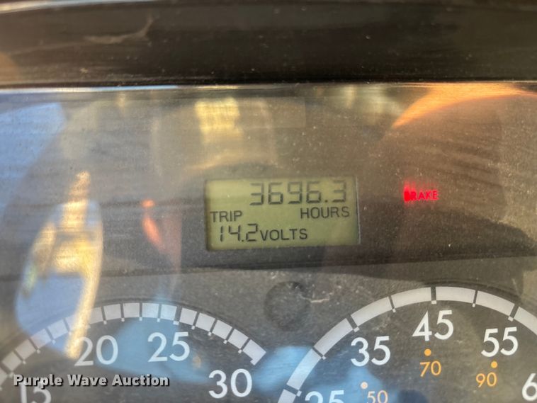 image for item EE4068 2003 Freightliner M2 digger derrick truck