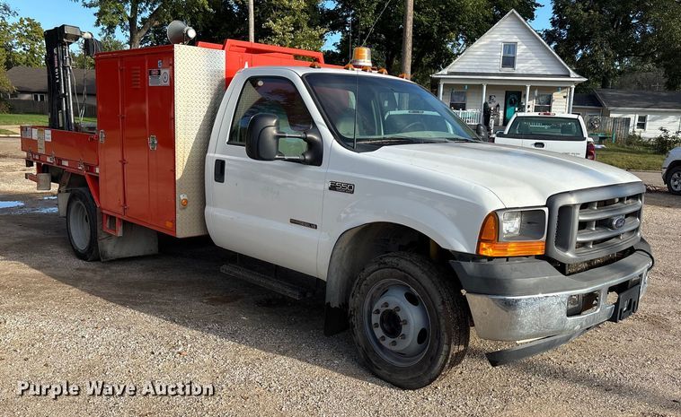 image for item EE4069 1999 Ford F550 Super Duty flatbed truck