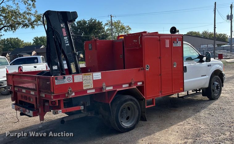 image for item EE4069 1999 Ford F550 Super Duty flatbed truck