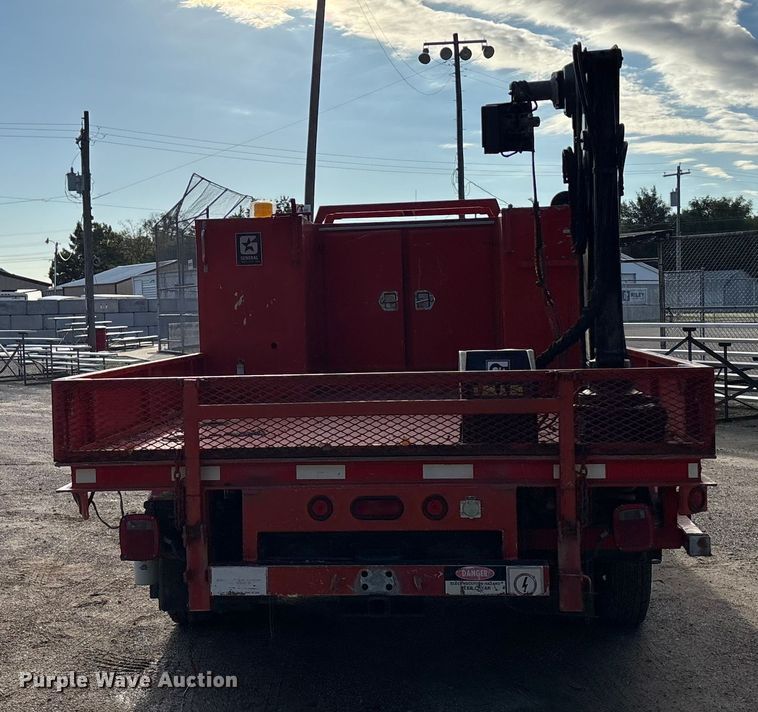 image for item EE4069 1999 Ford F550 Super Duty flatbed truck