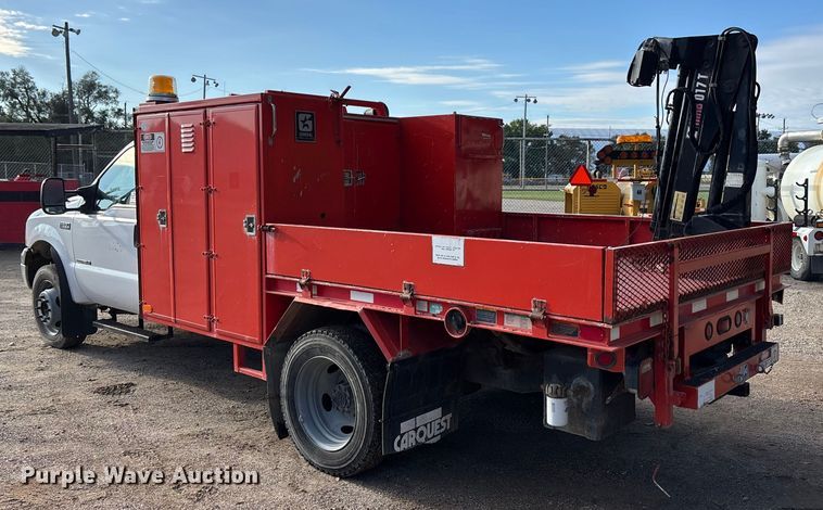 image for item EE4069 1999 Ford F550 Super Duty flatbed truck