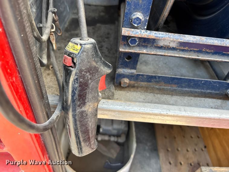 image for item EE4069 1999 Ford F550 Super Duty flatbed truck